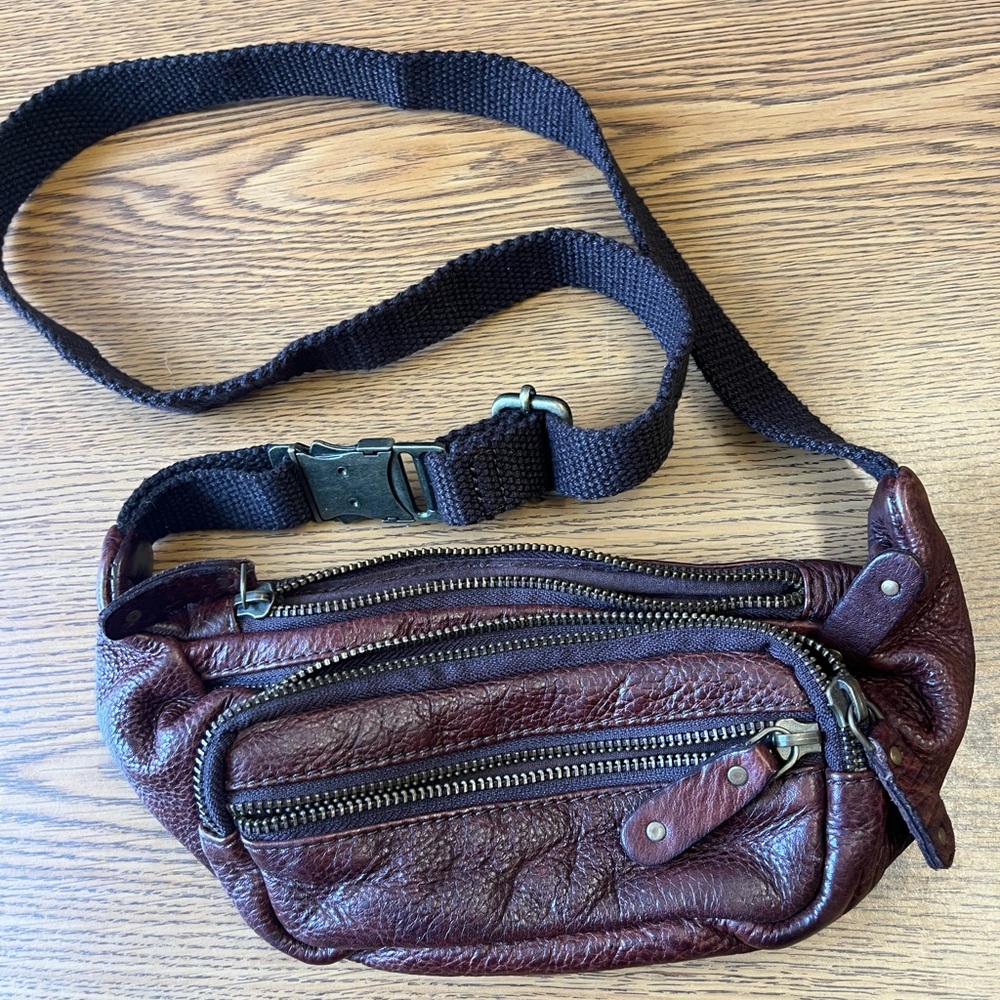 Women's Rich Chocolate Brown Leather Belt Bag/ waist pouch euc